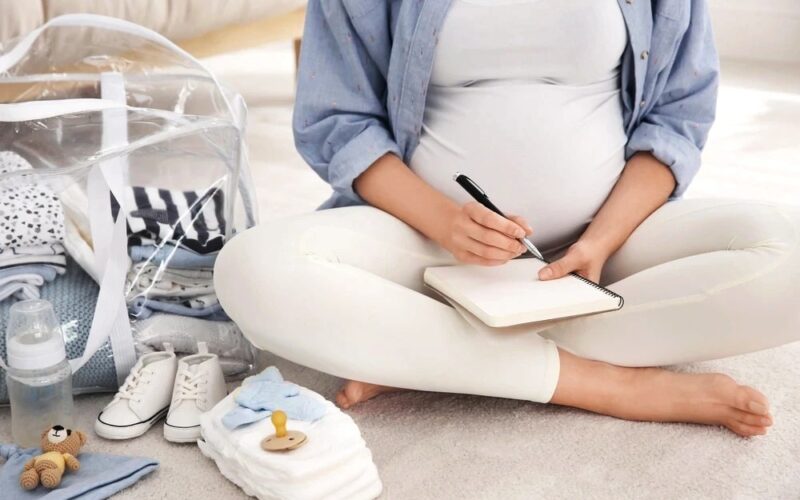 Femeia care a născut după un transplant de uter. Ce presupune procedura și ce înseamnă pentru viitorul fertilității