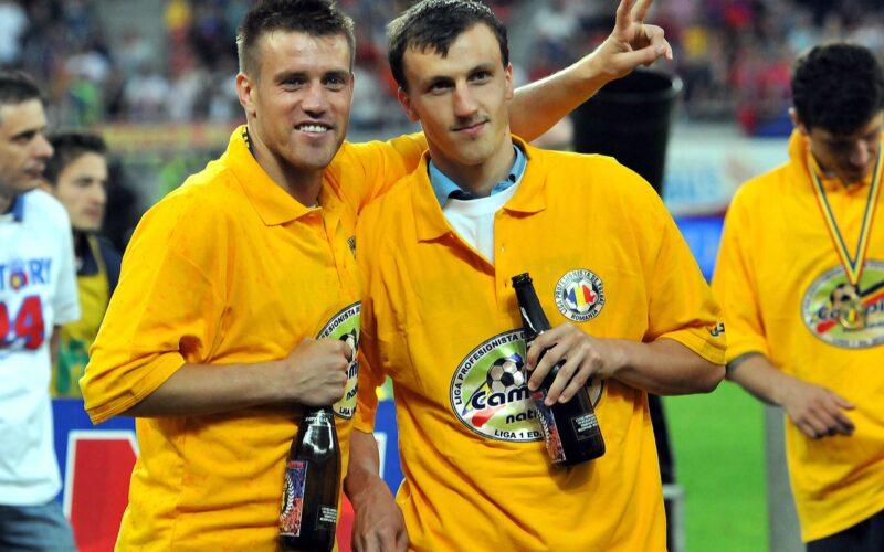 Imaginile care confirmă că Vlad Chiricheș e parte din familia FCSB și că sunt șanse mari să semneze! Cum l-a distrat nașul Mihai Pintilii în aceste zile