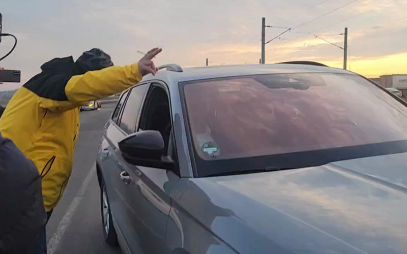 Liderul AUR, alungat și de la protestul transportatorilor din Constanța: „Hai, tai-o!“ VIDEO