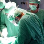 Ce este și cum se tratează adenomul de prostată, boala de care suferă Regele Charles