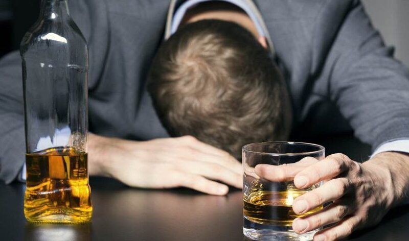 Ce se întâmplă cu ficatul tău dacă nu mai consumi alcool. Efectele renunțării la băutură