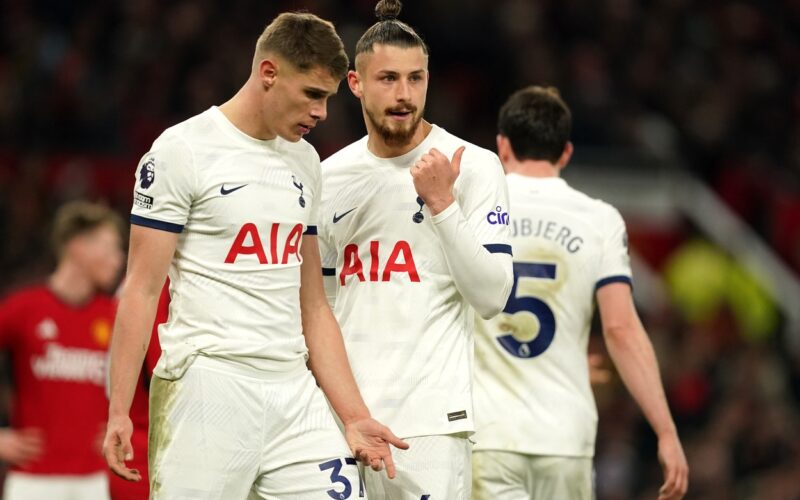 Încep să curgă veștile proaste pentru Radu Drăgușin la Tottenham!