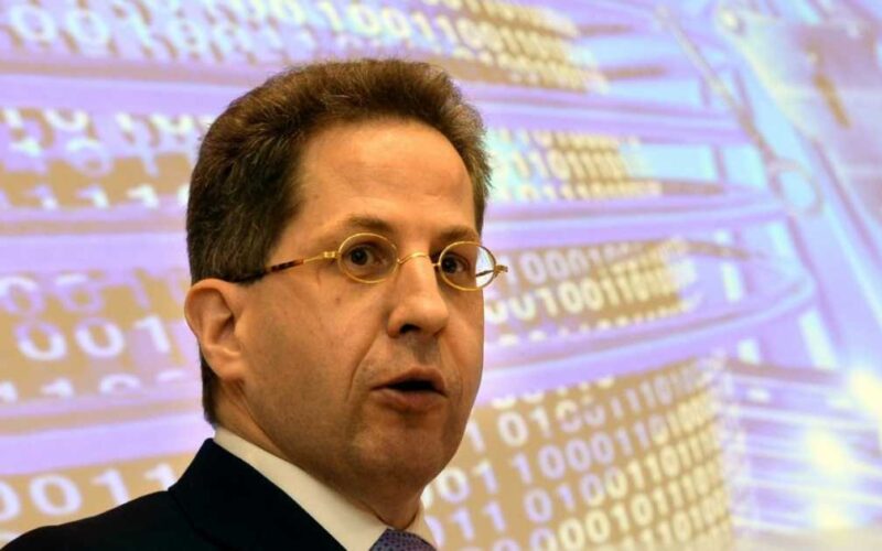 Fostul șef al spionajului german, cândva „vânător” de neonaziști, anchetat pentru extremism de dreapta