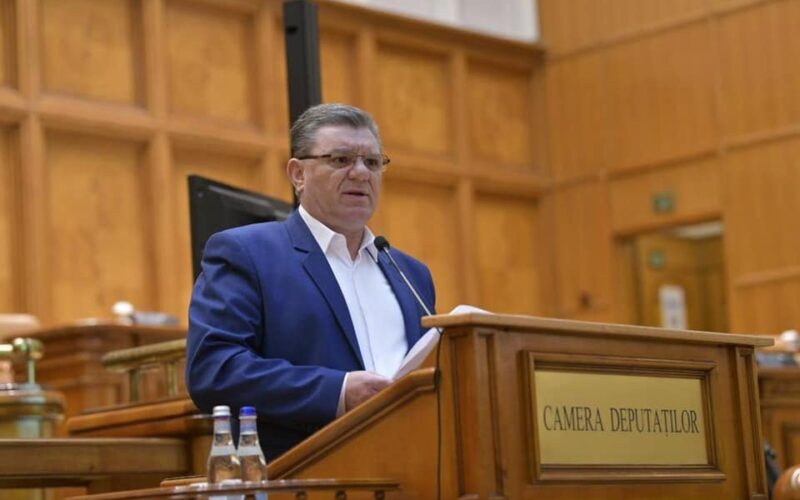 Scandal în AUR. Dumitru Coarnă susține că a demisionat din partid. Simion spune că a fost dat afară