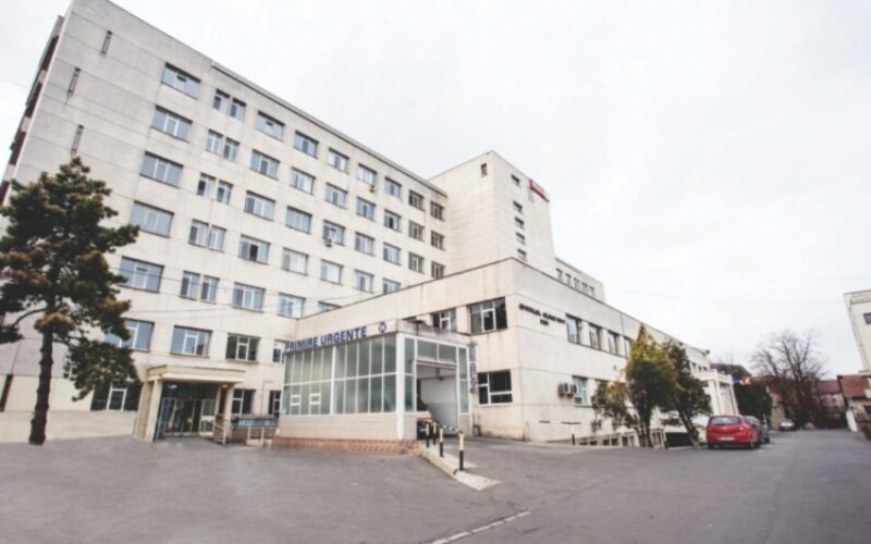 Fetiţă de trei ani, salvată miraculos de medicii ieşeni. Avea o tumoare de mari dimensiuni pe creier