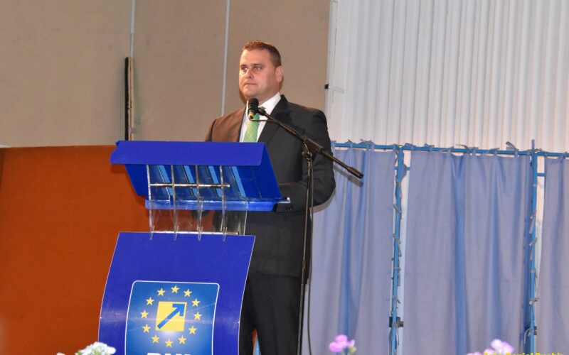 Președintele PNL Galați anunță că 500 de membri ai organizaţiei judeţene PMP trec la liberali