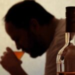 Dependența de alcool, punctul de cotitură. Psihiatru: „De la euforie la depresie e un pas mic“