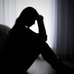 Impactul singurătății asupra sănătății mintale. Cei care locuiesc singuri sunt mai predispuși să devină deprimați
