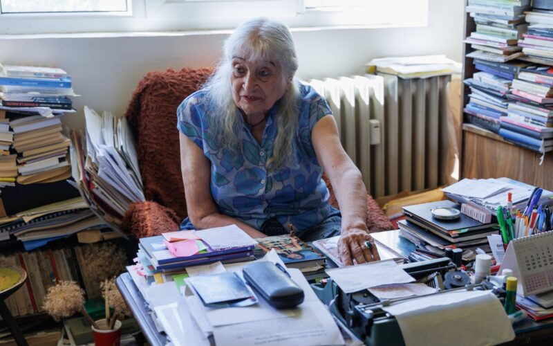 O După-amiază Cu Nora Iuga, Poeta Care Nu Se Sfiește Să Vorbească Despre Erotism, Singurătate și Amor Platonic 
