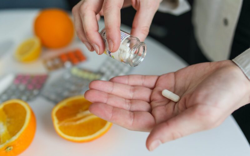 Britanicii vor trata mai ușor 7 afecțiuni comune. NHS lansează „Pharmacy First”, un serviciu menit să le ușureze munca medicilor