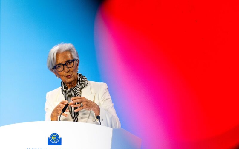 Președintele BCE admite că activitățile economice STAGNEAZĂ în zona euro și cere avansarea integrării, în noul context geopolitic