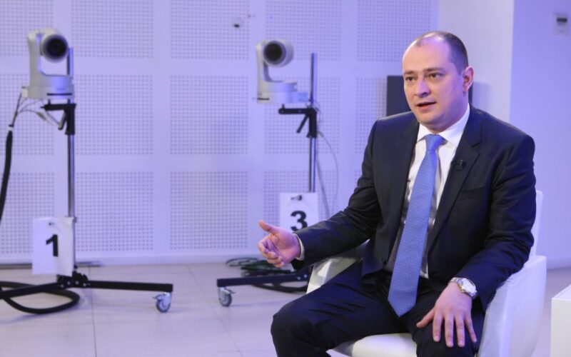Proiecte ambițioase înainte de alegeri: Daniel Băluţă și Gabriela Firea vor să construiască un aeroport