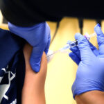 UK a început testele pentru primul vaccin „personalizat” cu ARNm