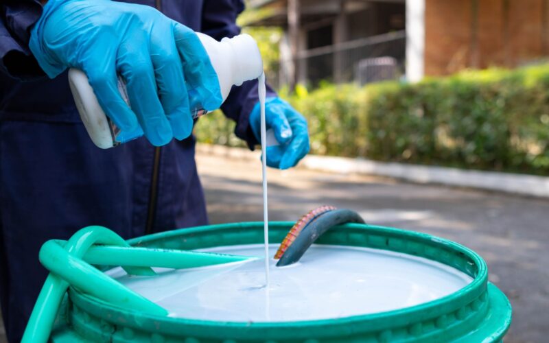 Pesticidele, la fel de periculoase ca fumatul. Riscul ascuns de cancer din spatele agriculturii moderne