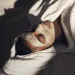 Trendul „morning shed” de pe TikTok afectează sănătatea
