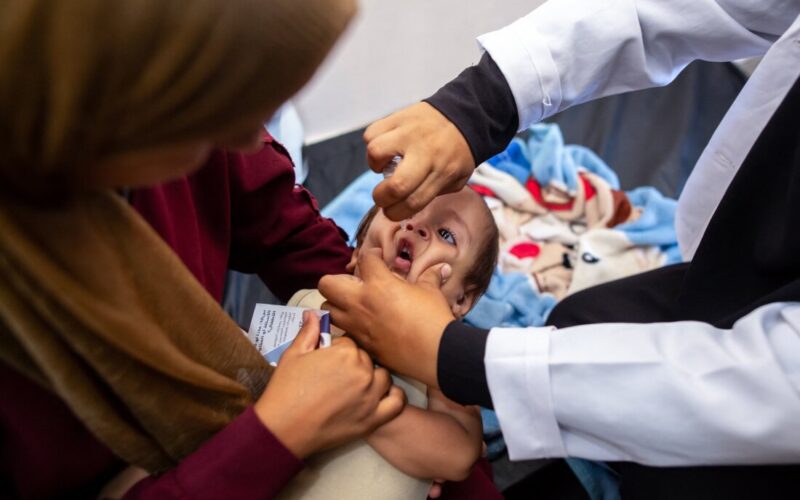 A început vaccinarea copiilor din Gaza împotriva poliomielitei