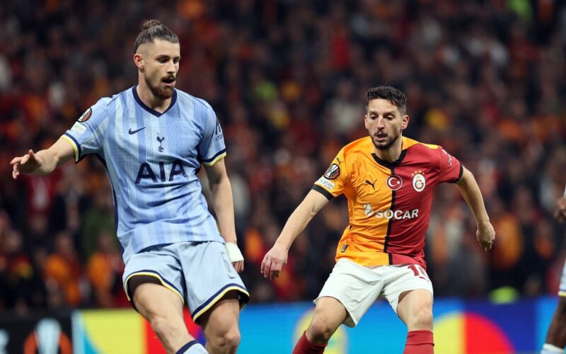 A venit nota de plată pentru Radu Drăgușin. Englezii continuă atacurile fără precedent, după prestația cu Galatasaray: „A dormit pe el”