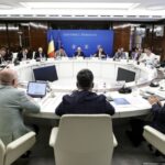 Consultări privind reforma administrației locale: mai puţini angajaţi și noi reguli salariale. „Statul român nu mai poate să susțină cheltuielile actuale”