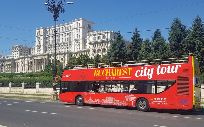 De mâine ai la dispoziție autobuzele turistice „Bucharest City Tour”