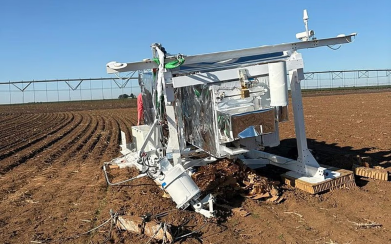 Un telescop NASA de jumătate de tonă a aterizat pe un câmp din Texas. „Istoria a căzut, la propriu, din cer”