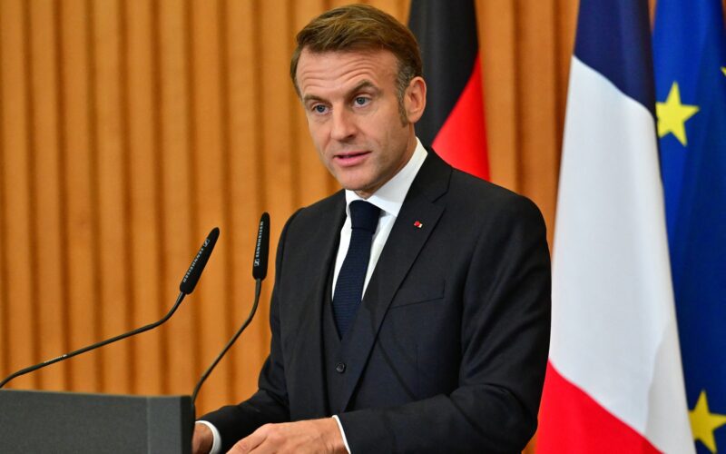 Starea deplorabilă a Franței nu se va îmbunătăți prin amânarea reformelor /Macron este în impas