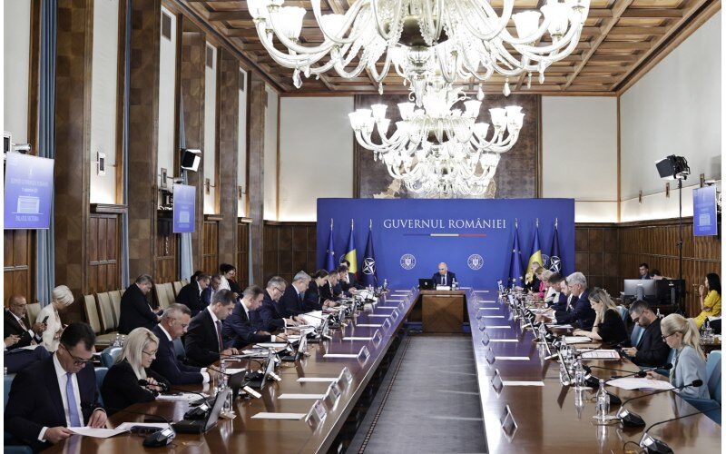 Ședință de Guvern. Va fi aprobat proiectul privind contractul de finanţare cu BEI pentru realizarea autostrăzii A1 Sibiu-Piteşti
