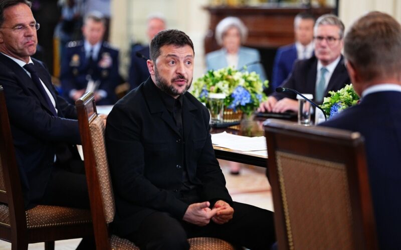 Liderii europeni se mobilizează pentru a câștiga timp pentru Ucraina: „Președintele Trump dorește un acord de pace acum”