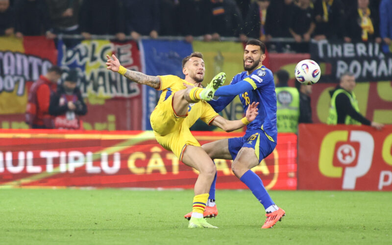 Doi fotbaliști au fost convocați de urgență înaintea meciului decisiv Bosnia