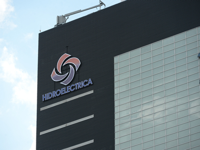 Hidroelectrica vinde energie mai scump pe angro decât pentru populație. Investitorii, tot mai îngrijorați de acest model atipic de afaceri