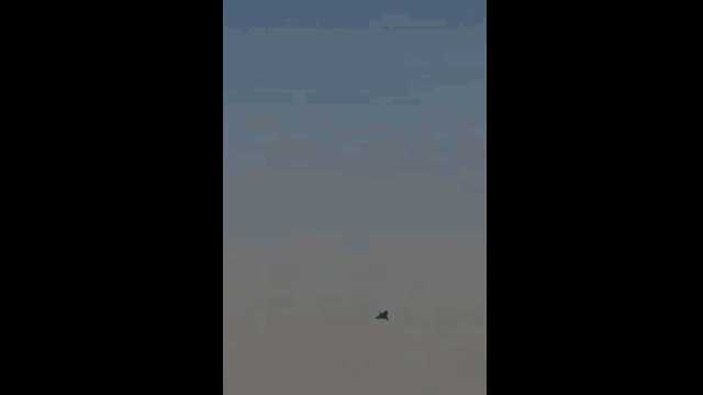 Momentul în care un avion Tejas al Forțelor Aeriene Indiene s-a prăbușit la un spectacol aerian la Dubai. Pilotul nu a avut nicio șansă
