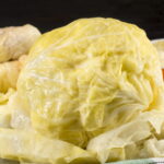 Rețeta ungurească pentru varză a la Cluj, publicată în 1695. Un amestec stratificat, savuros, născut dintr-o tradiție culinară