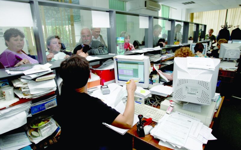 Legea prin care cresc taxele locale, pentru care Guvernul și-a angajat răspunderea, a fost publicată în Monitorul Oficial