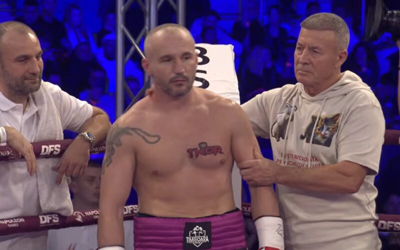 Daniel Corbeanu a câștigat lupta cu Flavius Biea de la Dynamite Fighting Show. Eduard Gafencu a ieșit plin de sânge din ring!