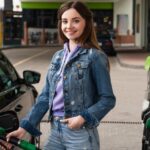 Producătorii auto din UE vor continua să fabrice mașini pe benzină și după anul 2035. Tranziția la mașinile electrice se amână pe termen nedeterminat