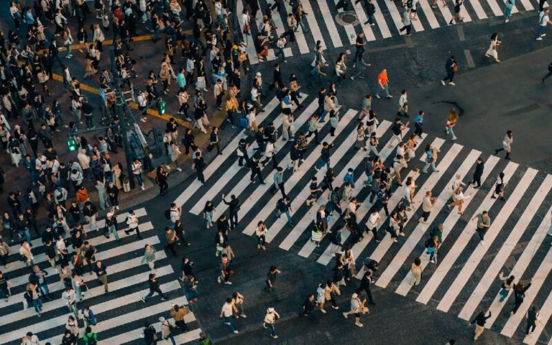 3000 de pietoni la fiecare 2 minute