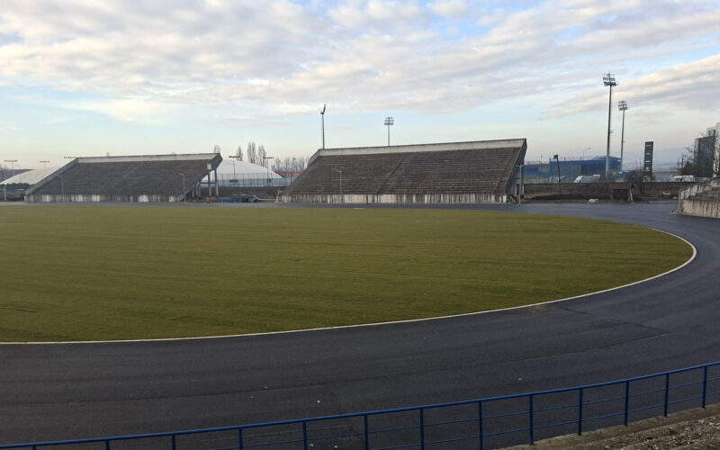 Ce-ați făcut cu stadionul?! Renovarea arenei din Târgu Mureș n-a respectat proiectul arhitectului și a ieșit o ANOMALIE