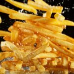 Secretul bucătăriei maghiare. Cartofi prăjiți, crocanți la exterior și pufoși la interior