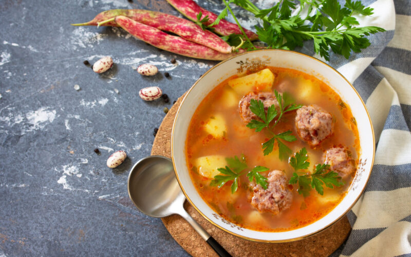 Ciorba de perișoare de post. Este un festin, nu o soluție de avarie. Nu ai voie s-o ratezi