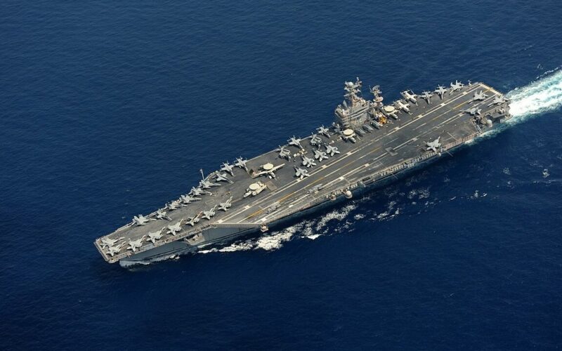 Garda Revoluționară din Iran susține că a lansat patru rachete balistice asupra portavionului USS Abraham Lincoln