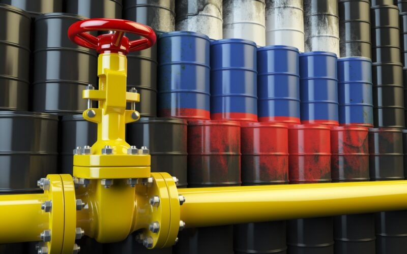SUA vor să ridice sancțiunile asupra petrolului rusesc, în contextul creșterii prețurilor la nivel mondial generate de situația din Iran