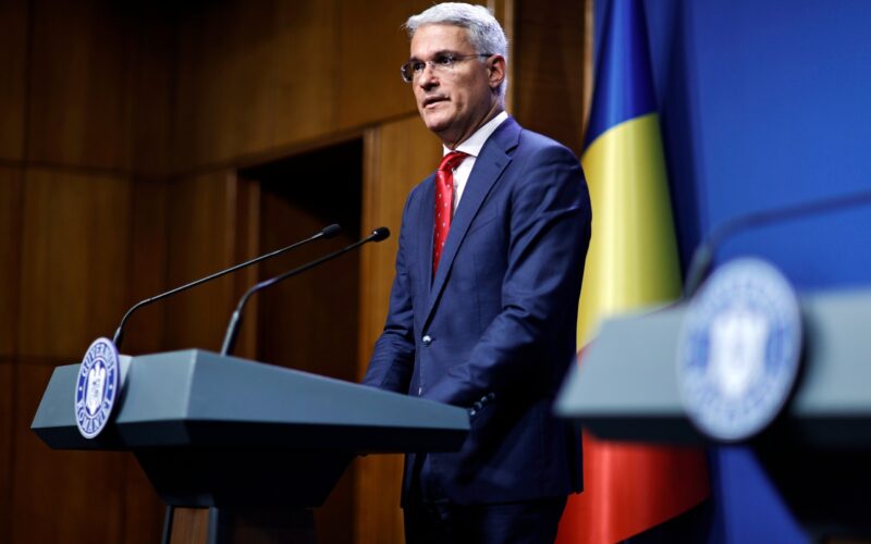 Ministrul Dragoș Pîslaru, vizat de o moțiune simplă în Senat. „România nu are nevoie de un contabil al jaloanelor”