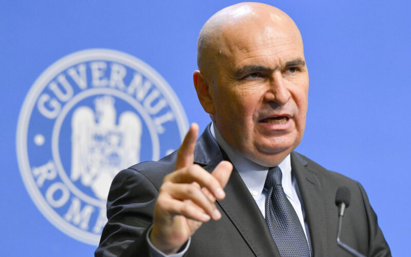 „Nu ne dorim sub nicio formă ca prețul la combustibil să ajungă la 10 lei”. Ce spune Ilie Bolojan despre creșterea prețului „la pompă”