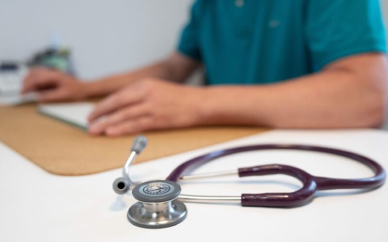 „A mai scăzut epidemia de concedii medicale”