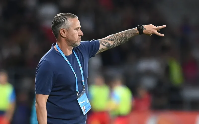 Singur împotriva tuturor. Ce a pățit Reghecampf în Rwanda după ce a câștigat cu 5-0