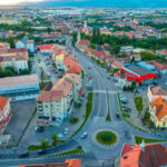 Orașul „fără șomeri” din România. Care este singura localitate în care toți oamenii au loc de muncă