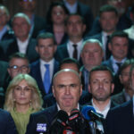 Îşi poate permite PNL să-l sacrifice pe Ilie Bolojan? Analist: „Dacă ar dansa cum le cântă pesediștii, ar fi o sinucidere politică”