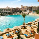 Turist mort în Egipt, după ce a fost mușcat de un șarpe în timpul unui spectacol la resortul unde era cazat