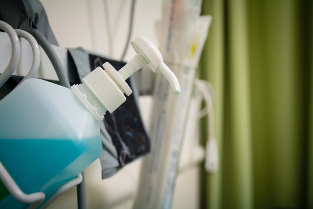 Substanțele care ar trebui să ne protejeze în spitale ar putea face bacteriile mai periculoase