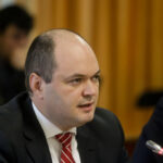 Economistul lui Bolojan avertizează că România intră într-o zonă economică complicată. „Era bine să nu fim dezarmați”