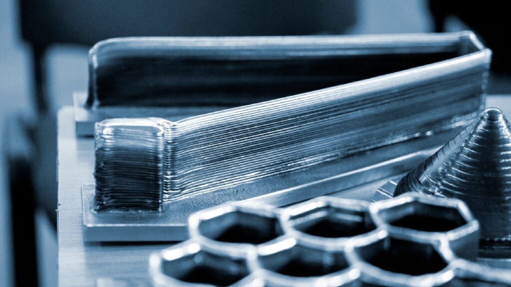 Oamenii de știință au creat un oțel mai puternic și mai flexibil decât cel obișnuit, care nu ruginește niciodată